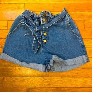Forever 21 l Denim Shorts l Medium